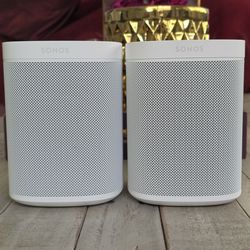 Sonos One Gen 2 Pair Smart WiFi Speakers - White - In Excellent Condition