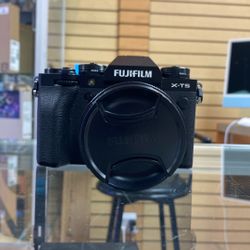 Fujifilm X-T5 Kit W/ 18-55mm