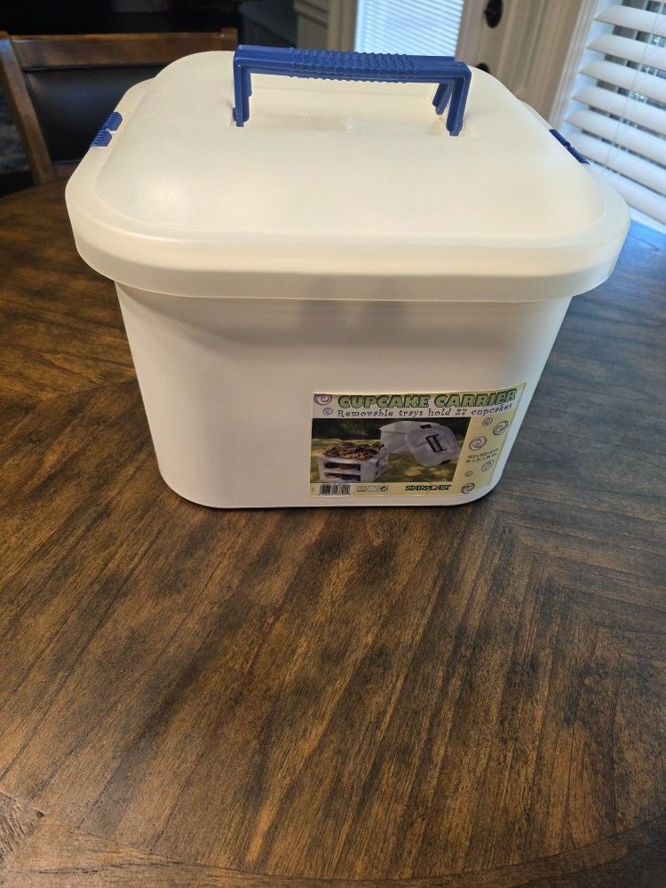 Starplast Cupcake Carrier. Holds 27 Cupcakes