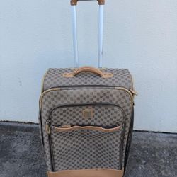 IT Luggage Suitcase