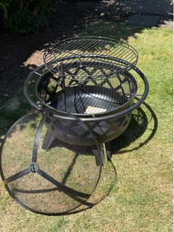 30” Round Fire Pit Never Used