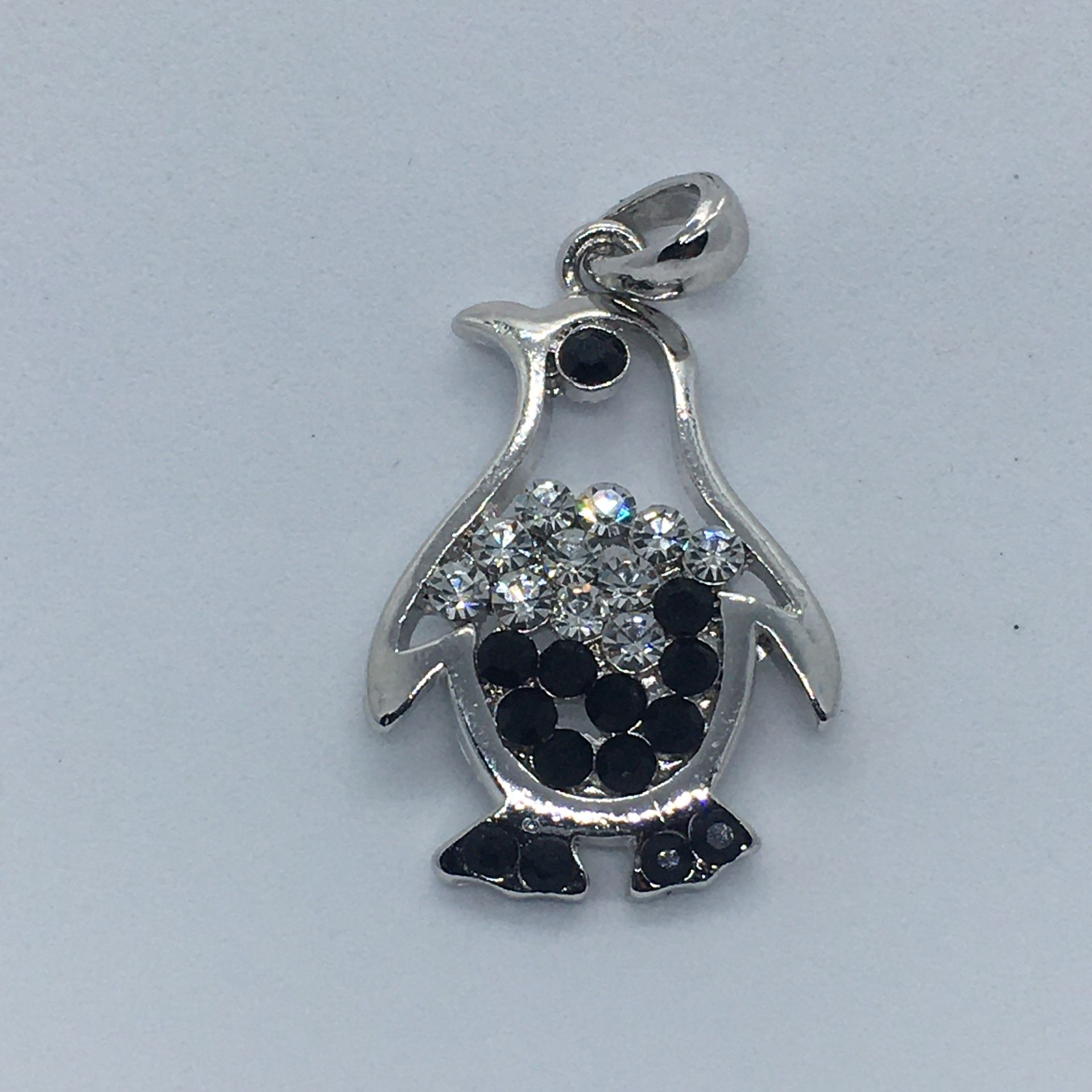 SILVER TONE PENGUIN PENDANT ⭐️⭐️⭐️⭐️⭐️ VINTAGE TO FASHION