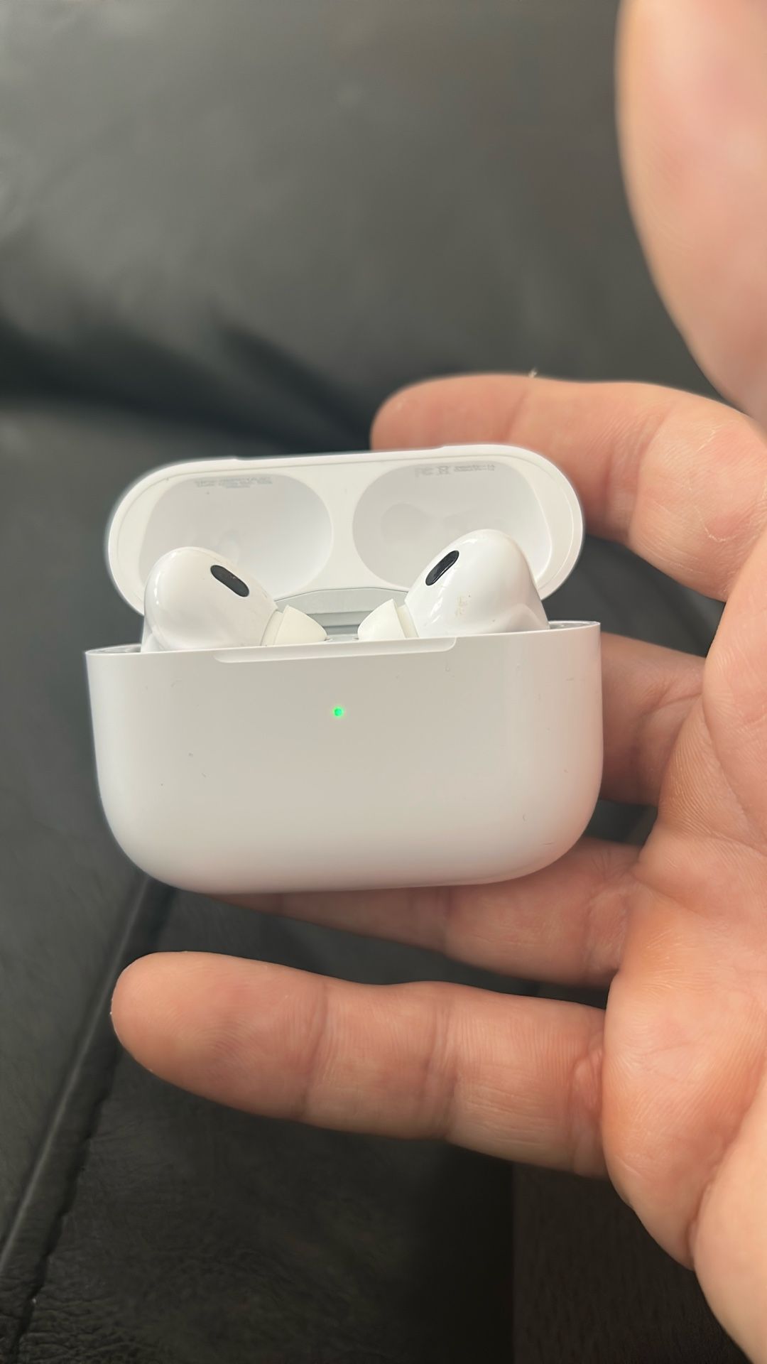 Wireless Headphones / Earbuds