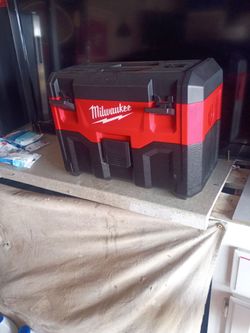 Milwaukee cordless vacuum works like new