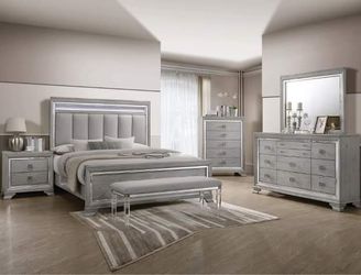 New 5pc. Elegant Queen Bedroom Set
