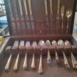 Vintage Homes In Edwards Inlaid Flatware Set 52 Pieces