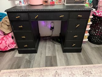Free Vanity Kids desk