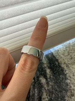 Oura Ring 4 PERFECT CONDITION, size 8. SILVER