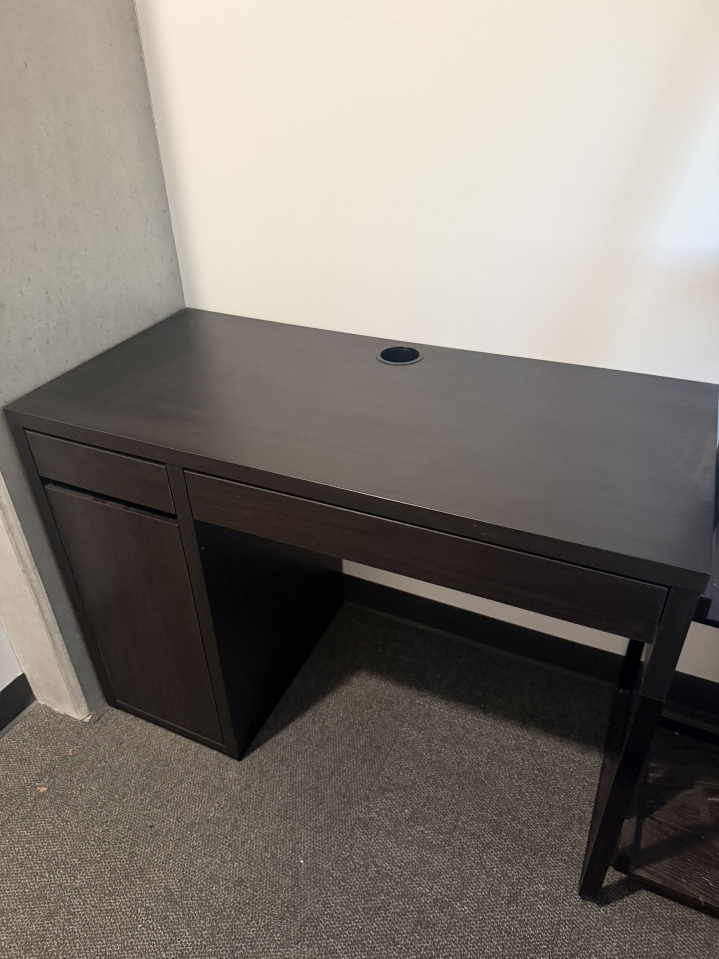 IKEA Micke black desk