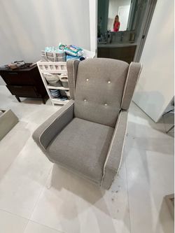 Old rocking chair (FREE)