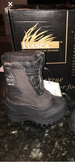 Itasca Boys Snow boots - Brand New!