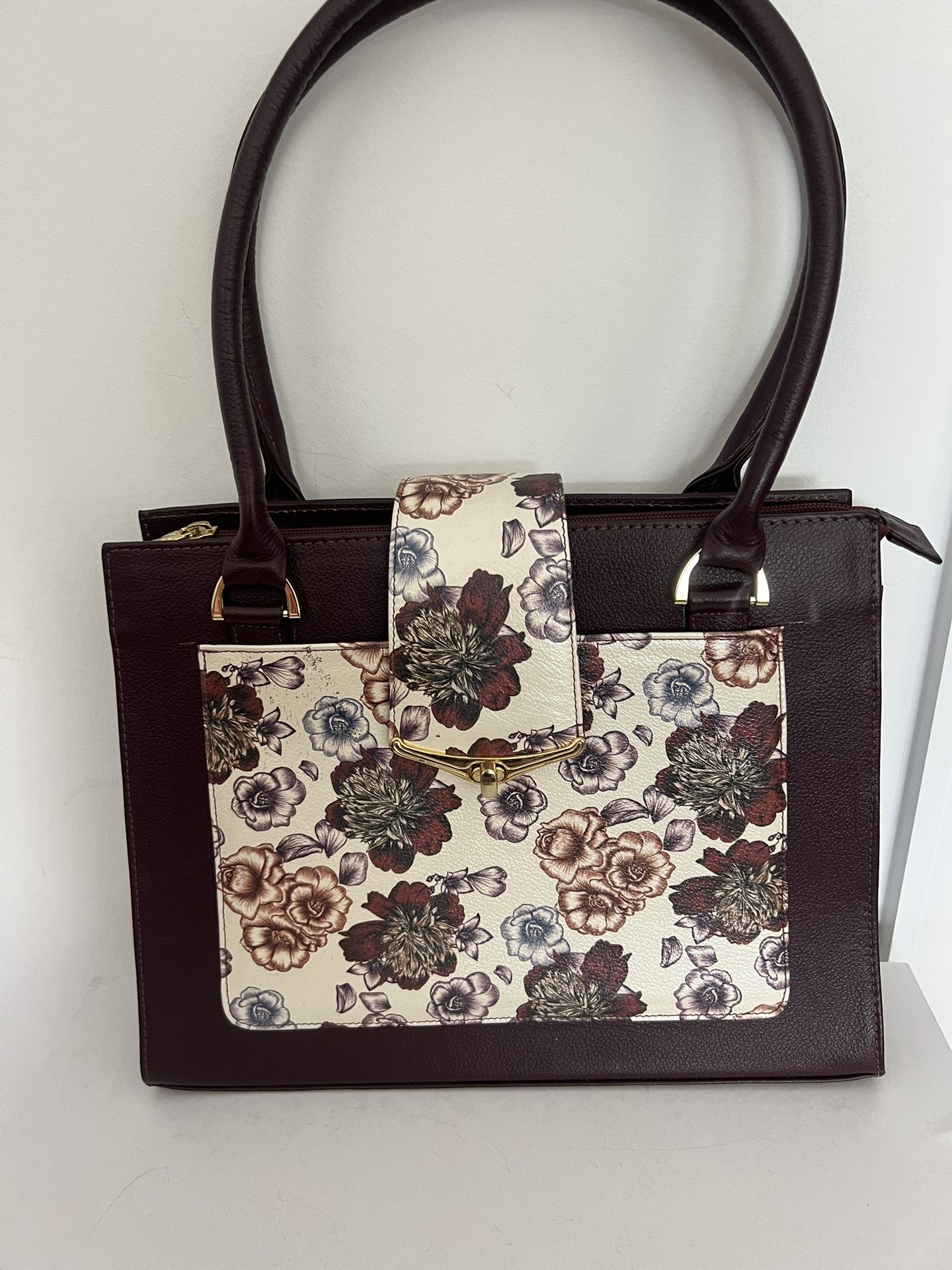 Gorgeous New Leather Flowered Handbag from Colombia