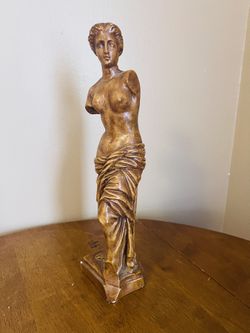 VINTAGE STATUE Venus de Milo 60s or 70s Home Decor Plaster Mold of Aphrodite the Ancient Greek goddess of love and beauty Figurine  ♠ THIS IS A TRUE V
