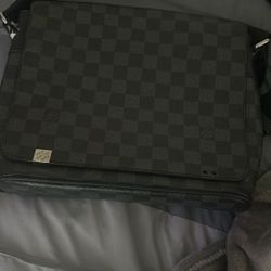 Louis Vuitton District Messenger Bag