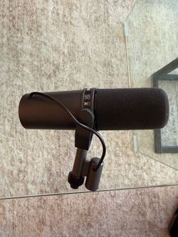 Shure SM7B Professional Dynamic Microphone