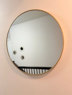 Round Wall Mirror with Gold Frame