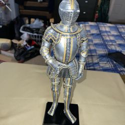Knight Sculpture 