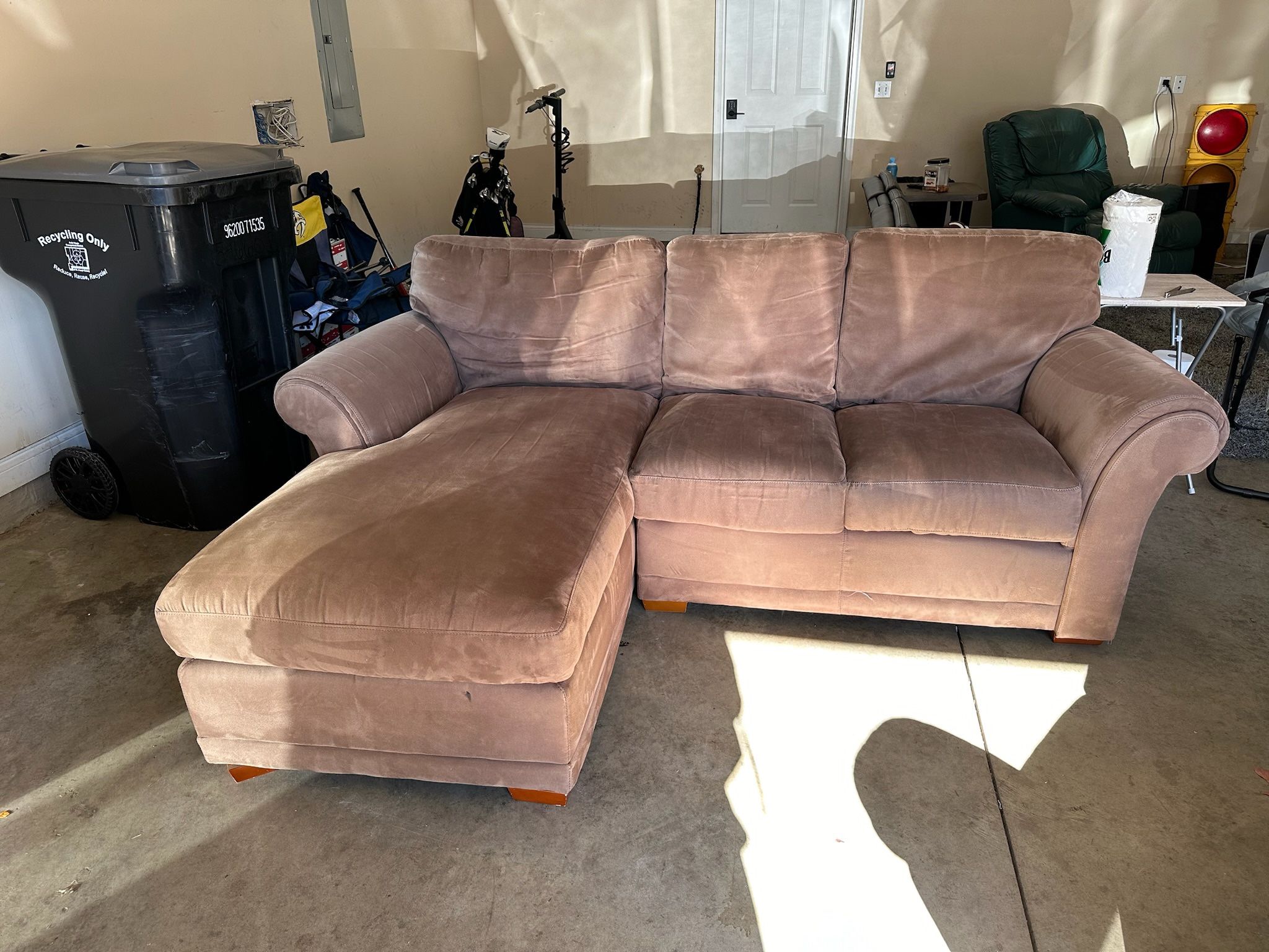 Sectional Couch (WE DELIVER)