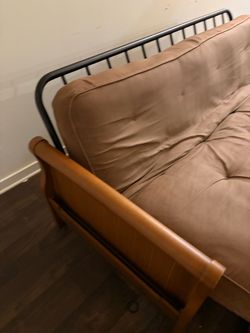 Table/chairs/futon 100 bucks