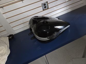 2003 Road king touring.
Gas tank