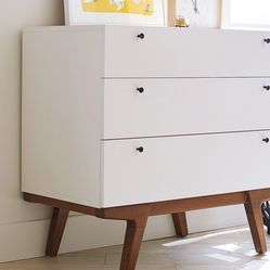 🏡 West Elm White & Walnut Dresser – Excellent Condition, Major Discount 