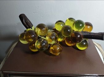MID CENTURY MODERN AMBER / GREEN LUCITE GRAPE CLUSTER SCULPTURE SET OF 2/ M95 / 8"