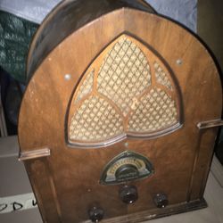 Vintage radio with tubes $125 takes it now
