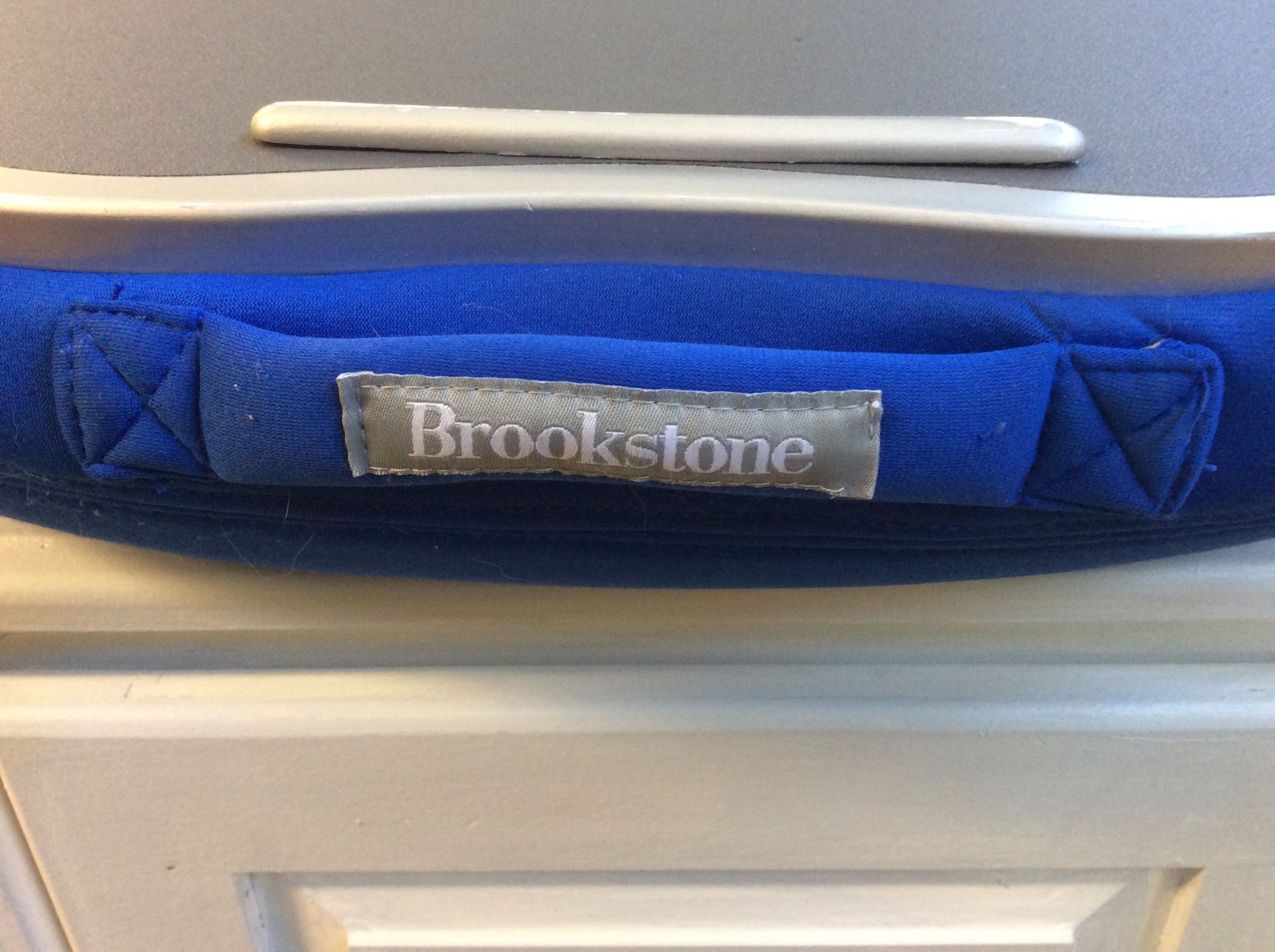 Speaker Laptop Cushions : brookstone laptop desks