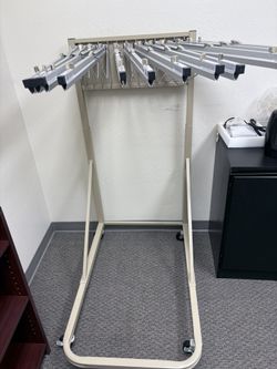 Blueprint Pivot Mobile Rack with 12 Hangers & 12"-24" Hanging Clamps