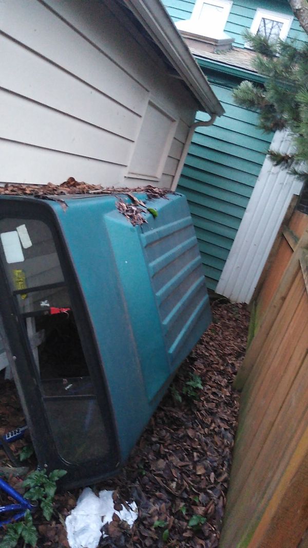 Truck Canopy/Camper Shell for Sale in Portland, OR - OfferUp