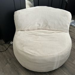Various Furniture Pieces 