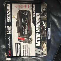 Battery Maintainer/ Jumper Trickle Charger