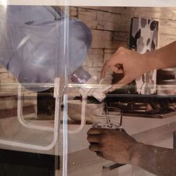 BRIO Bottle Stand with Dispense Valves
This rugged Stand holds both 3 and 5 gallons bottles in a stable, slip proof grip, include 2 Dispense Valves.