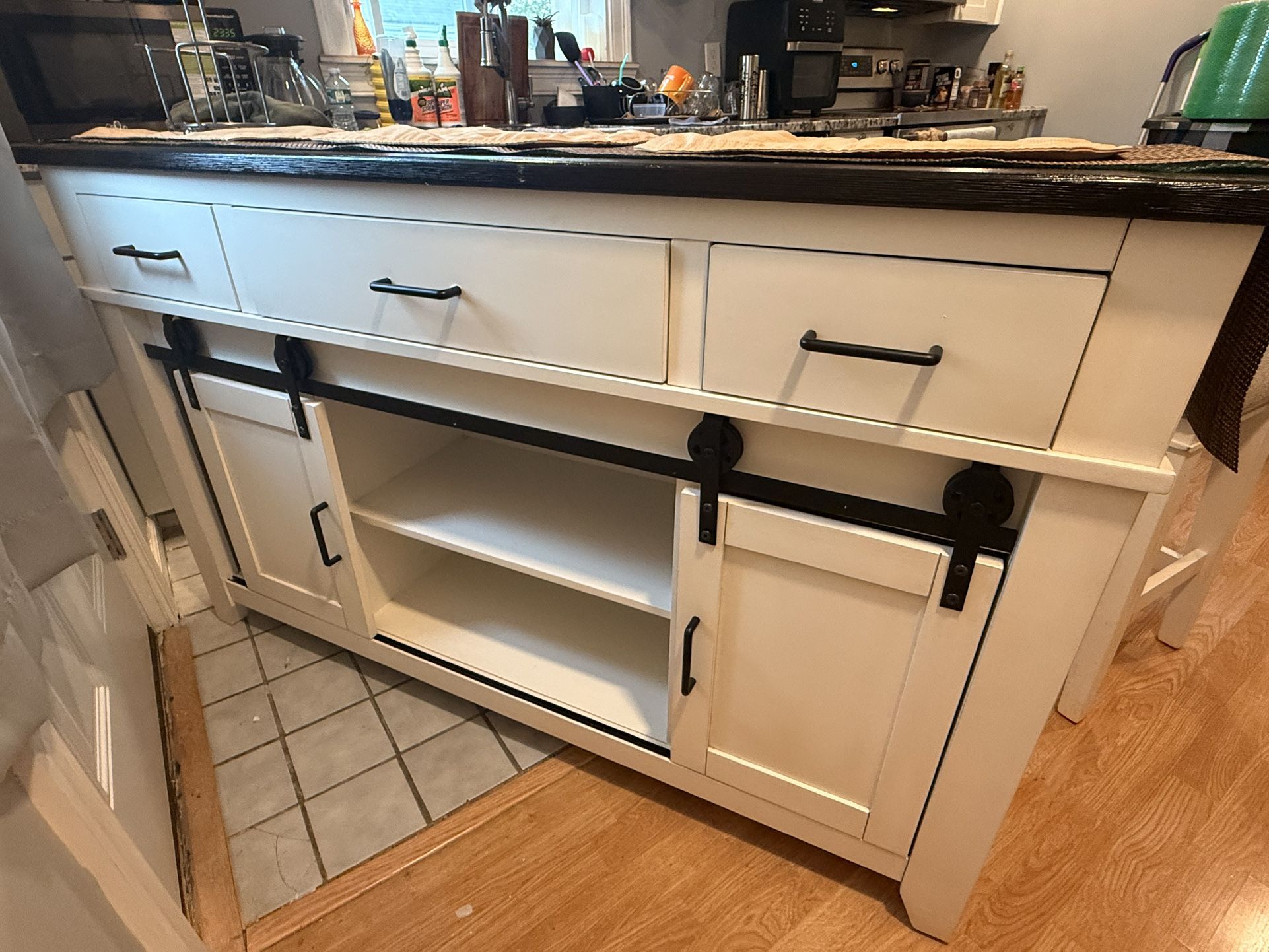 Space-Saving Drop-Leaf Kitchen Island with 3 Stools – Stylish & Functional!