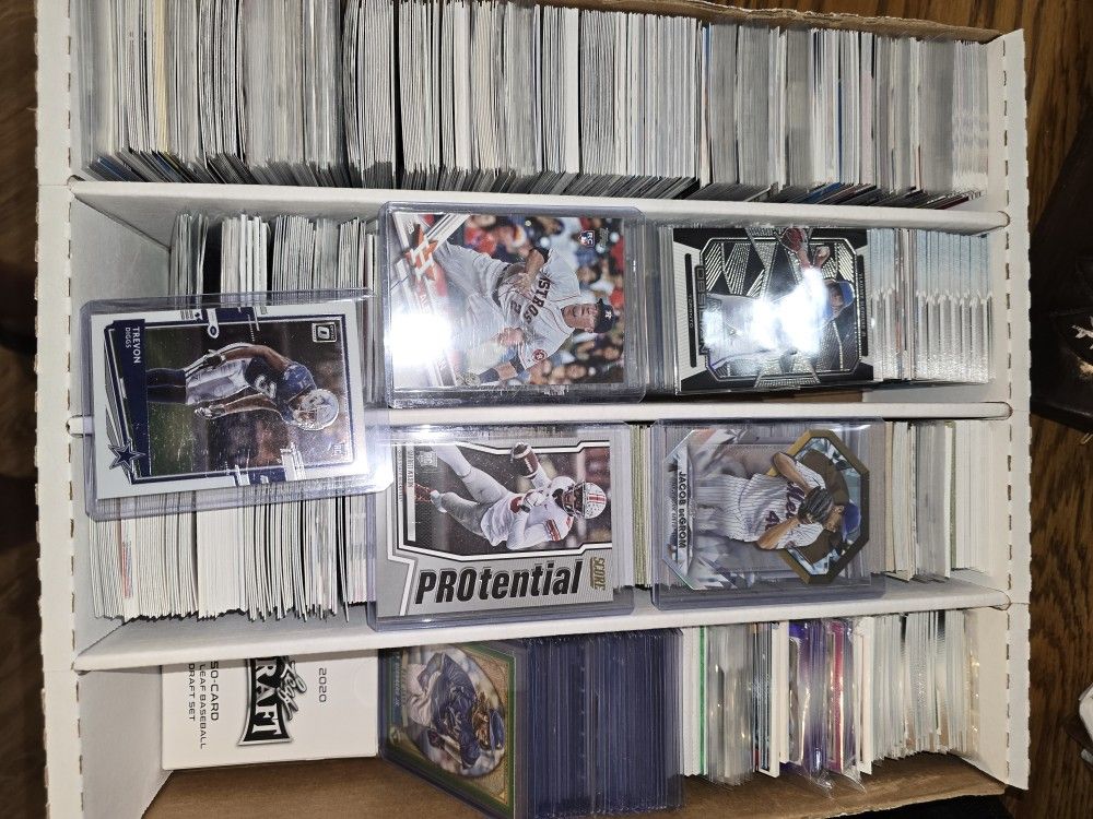 Thousands Of Rookie Cards And Base Football/baseball/basketball 