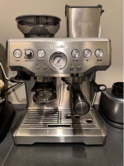 Breville Stainless Steel Barista Express Espresso Machine Light Silver BES870XL: 15 Bars Pressure, Milk Frother, Grinder, Knock Box