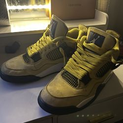 Jordan 4 Thunders
