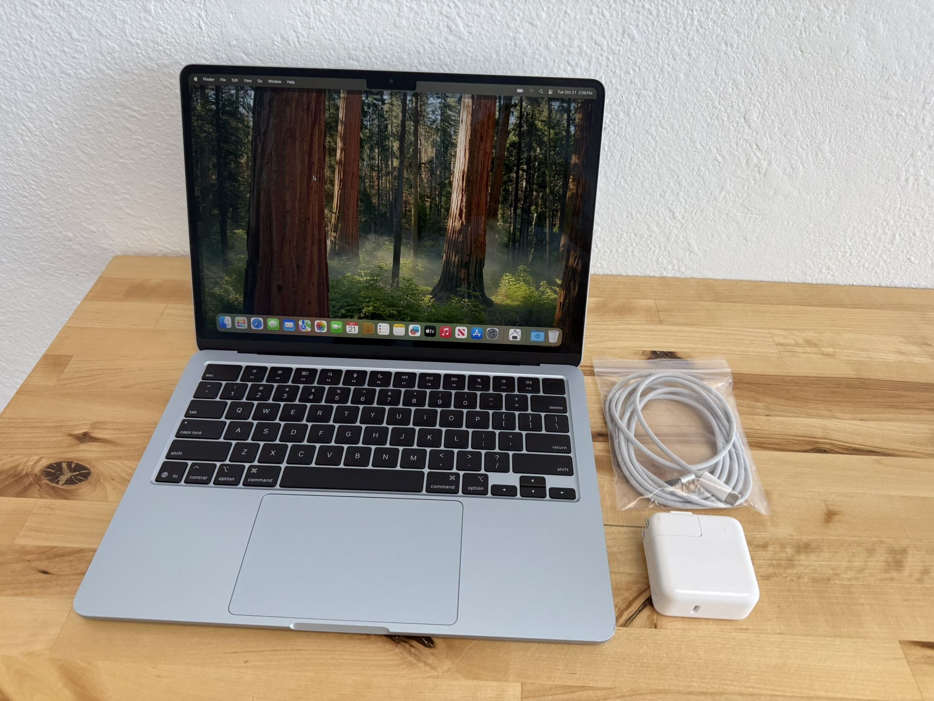 Apple MacBook Air 13” / 2025 / M4