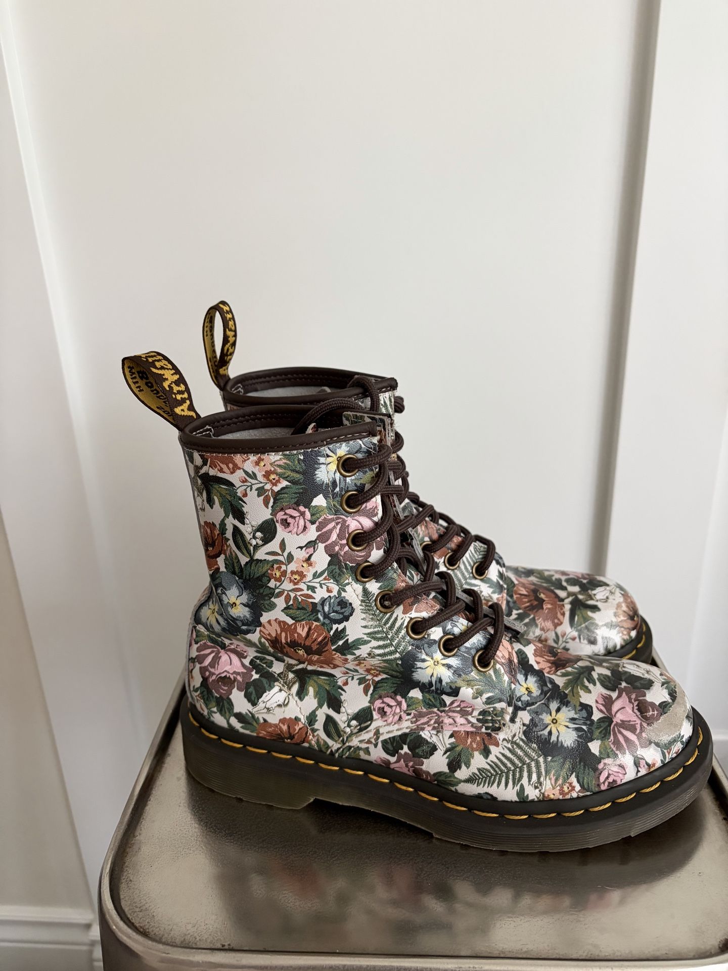 Dr Marten Leather Boots size 6