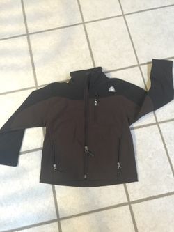 Kids size 7/8 Snozu soft shell jacket like new.