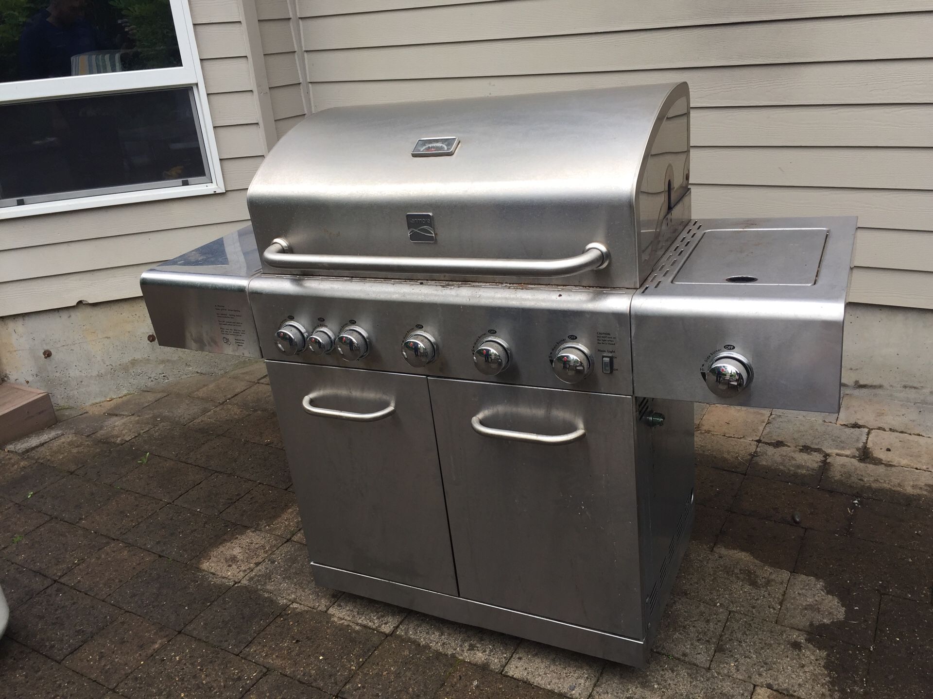 Kenmore Elite 5 burner gas grill