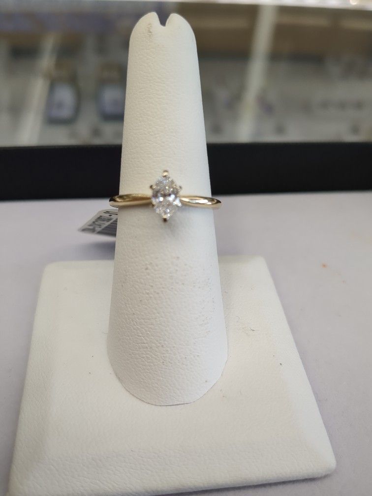 14k Gold Ring 2.4 Grams Size 7/12 Layway Available 10% Down If You Interested Please Ask Maribel Thank You