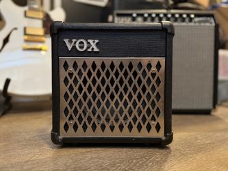 VOX DA5 Portable Modeling Guitar Amp w/ AC Adapter (A/C or Battery Operated)