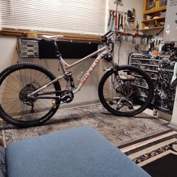 Custom 2022 NORCO FLUID II, 29ER