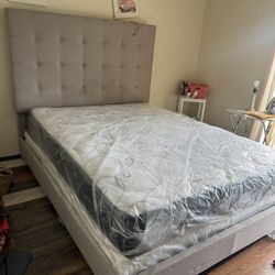 Nice! Sturdy platform Bed With mattress And Box Spring Still In plastic