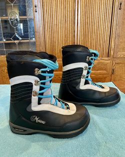 Morrow Snowboard Boots Women size 7 