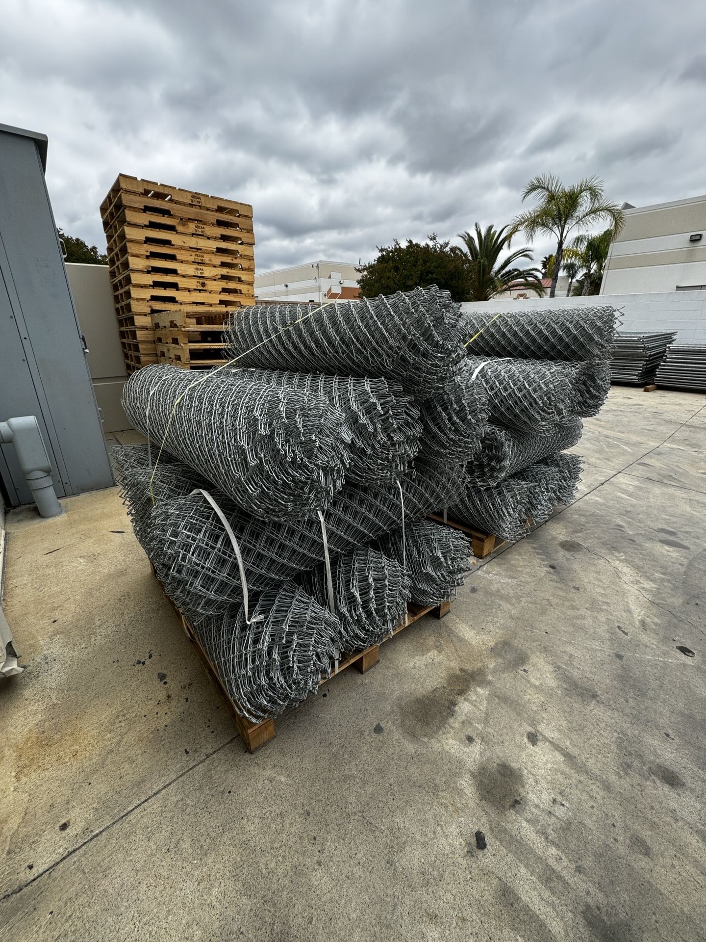 Chainlink Fence Rolls 4ft x 50ft Brand new 2” 1/4 Diamond Mesh Made In US