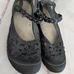 JBU Shoes Size 8