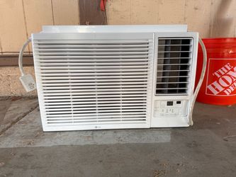 Window air conditioner/heater 12,200 BTU