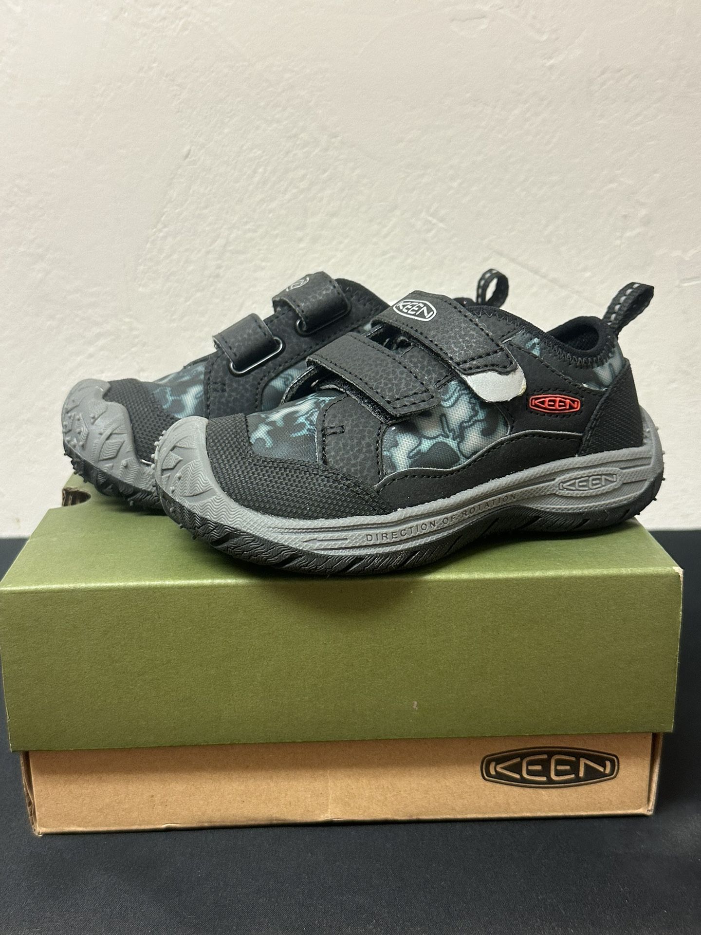 KEEN Speed Hound Size 9 Children Shoes New In Box